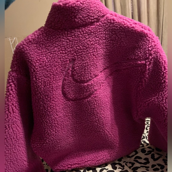 Nike Sherpa zip up. Women’s xs could also fit a S. NWT - Picture 3 of 4